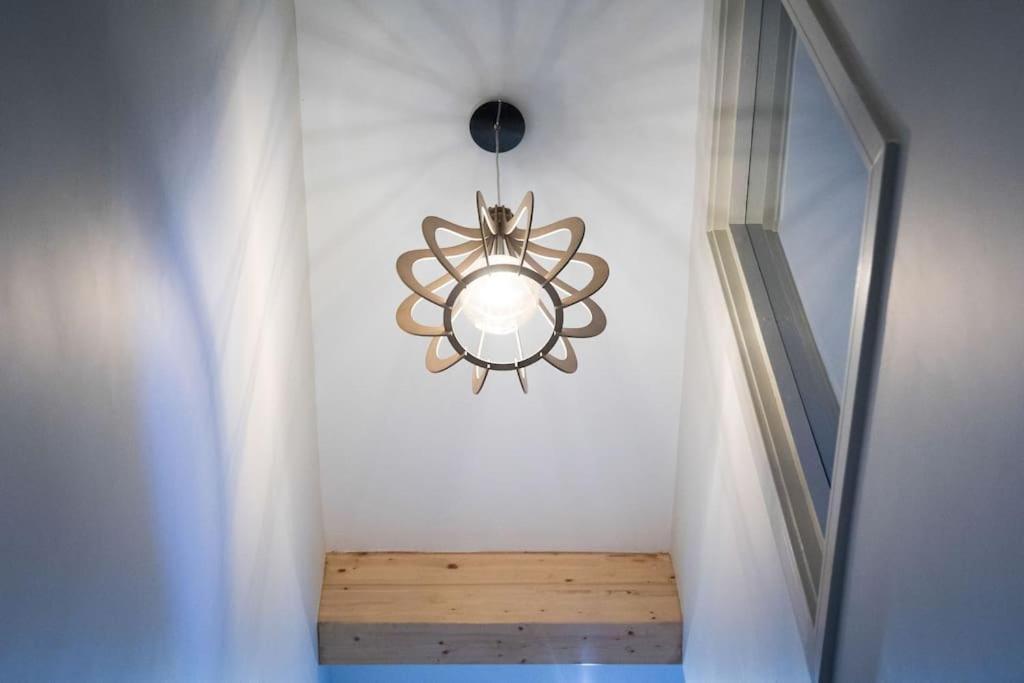 Amarelo Apartment, Central Charlbury, 1 Super King Bed Экстерьер фото